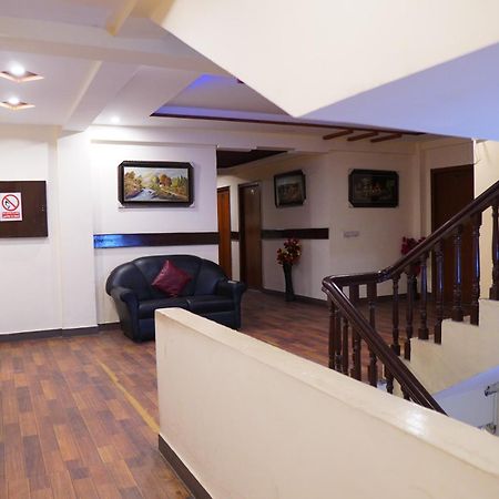 National Hotel Lahore Extérieur photo
