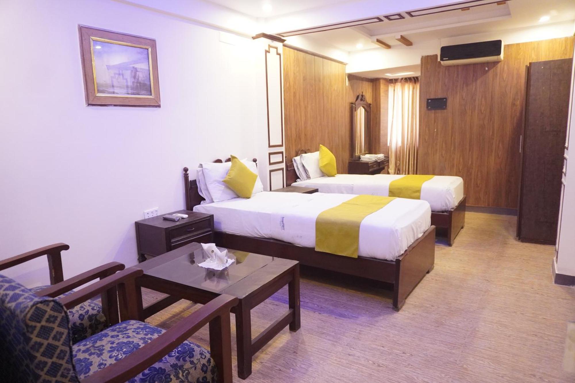 National Hotel Lahore Extérieur photo