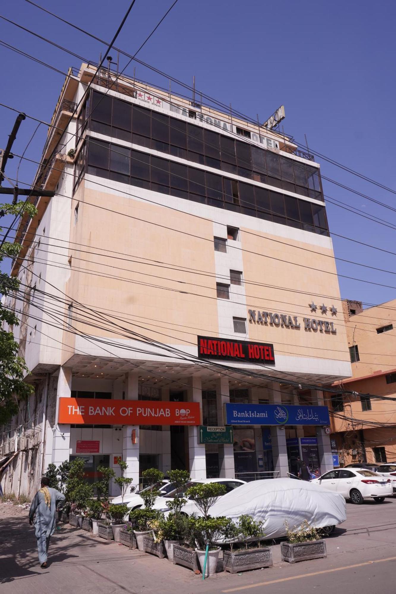 National Hotel Lahore Extérieur photo