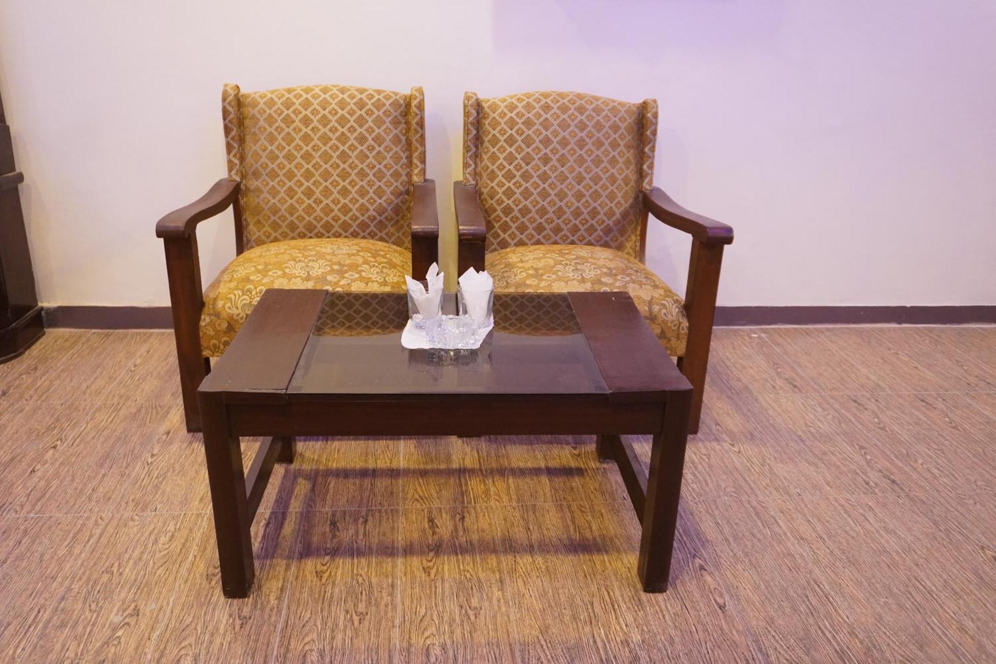 National Hotel Lahore Extérieur photo