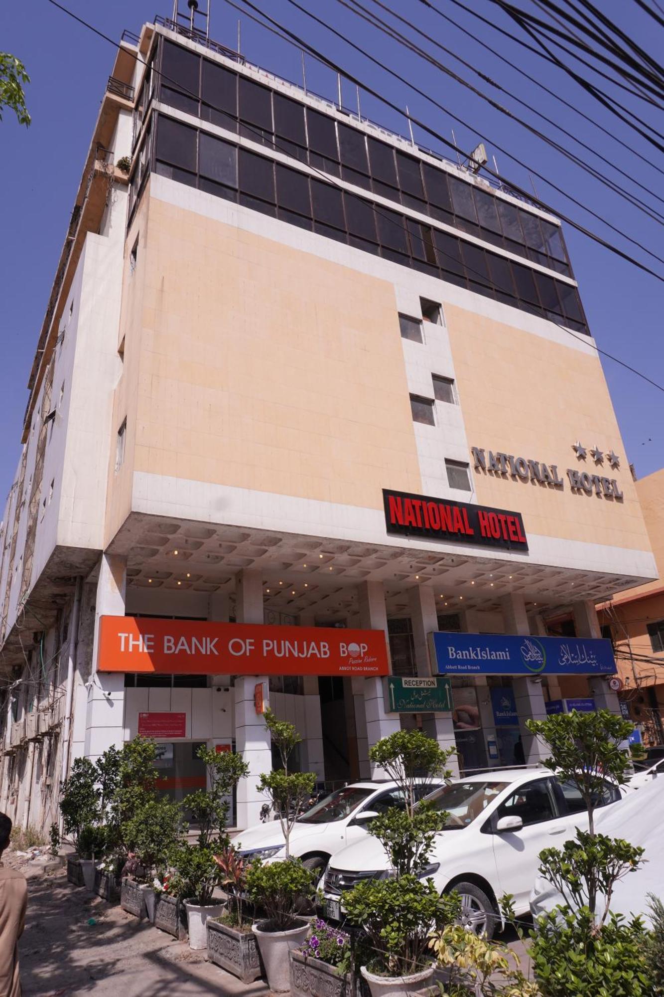 National Hotel Lahore Extérieur photo