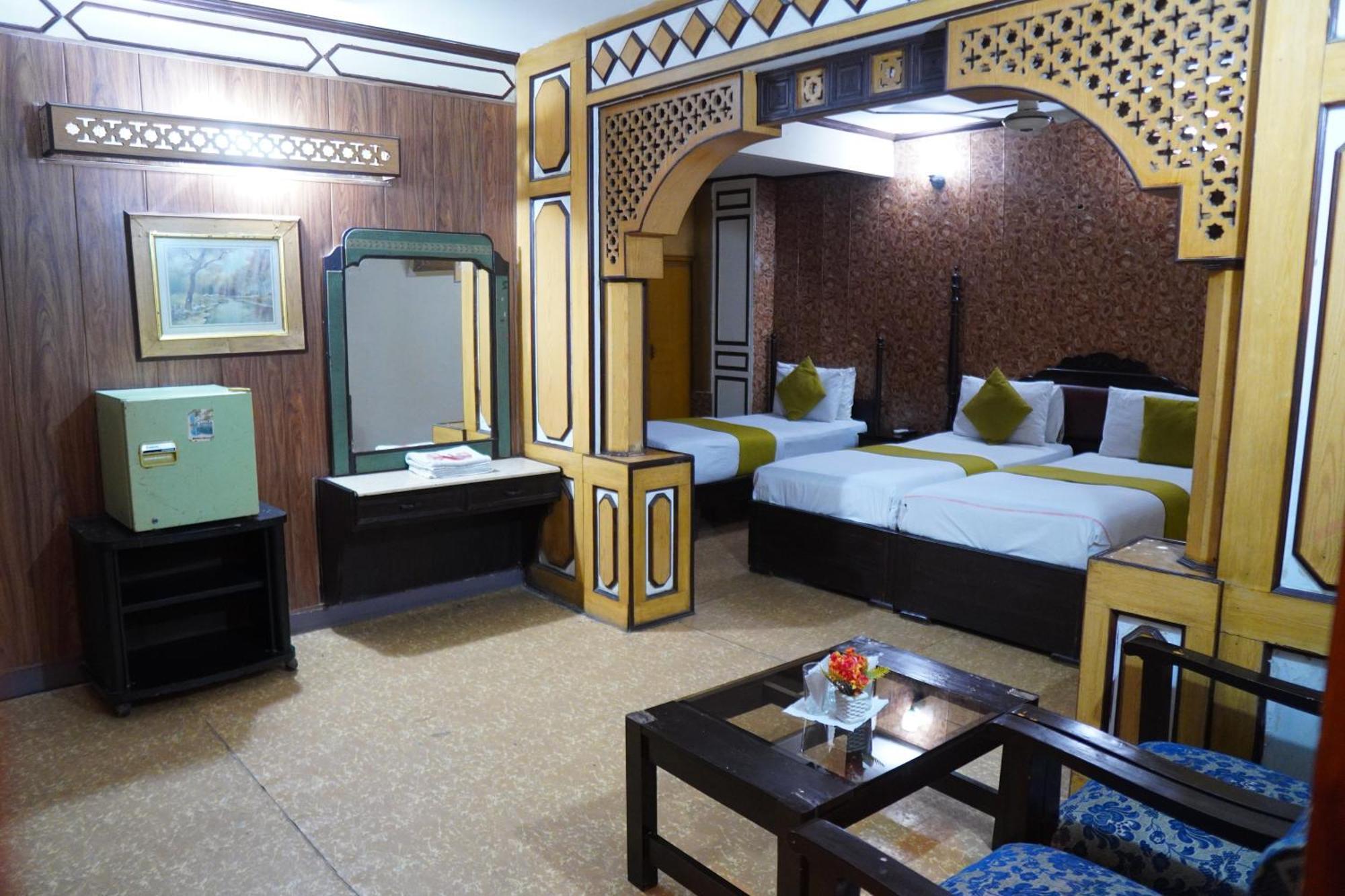 National Hotel Lahore Extérieur photo
