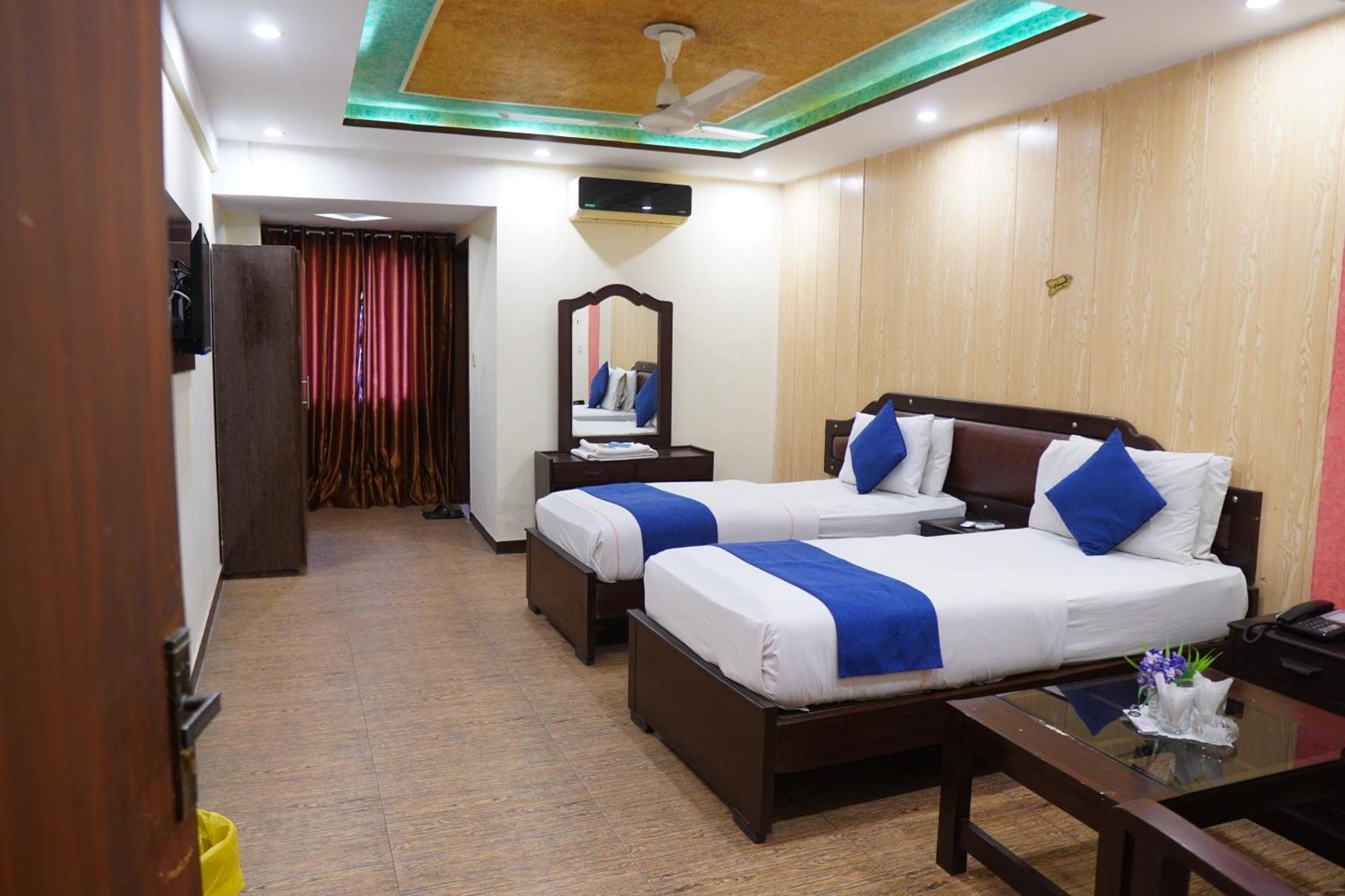 National Hotel Lahore Extérieur photo