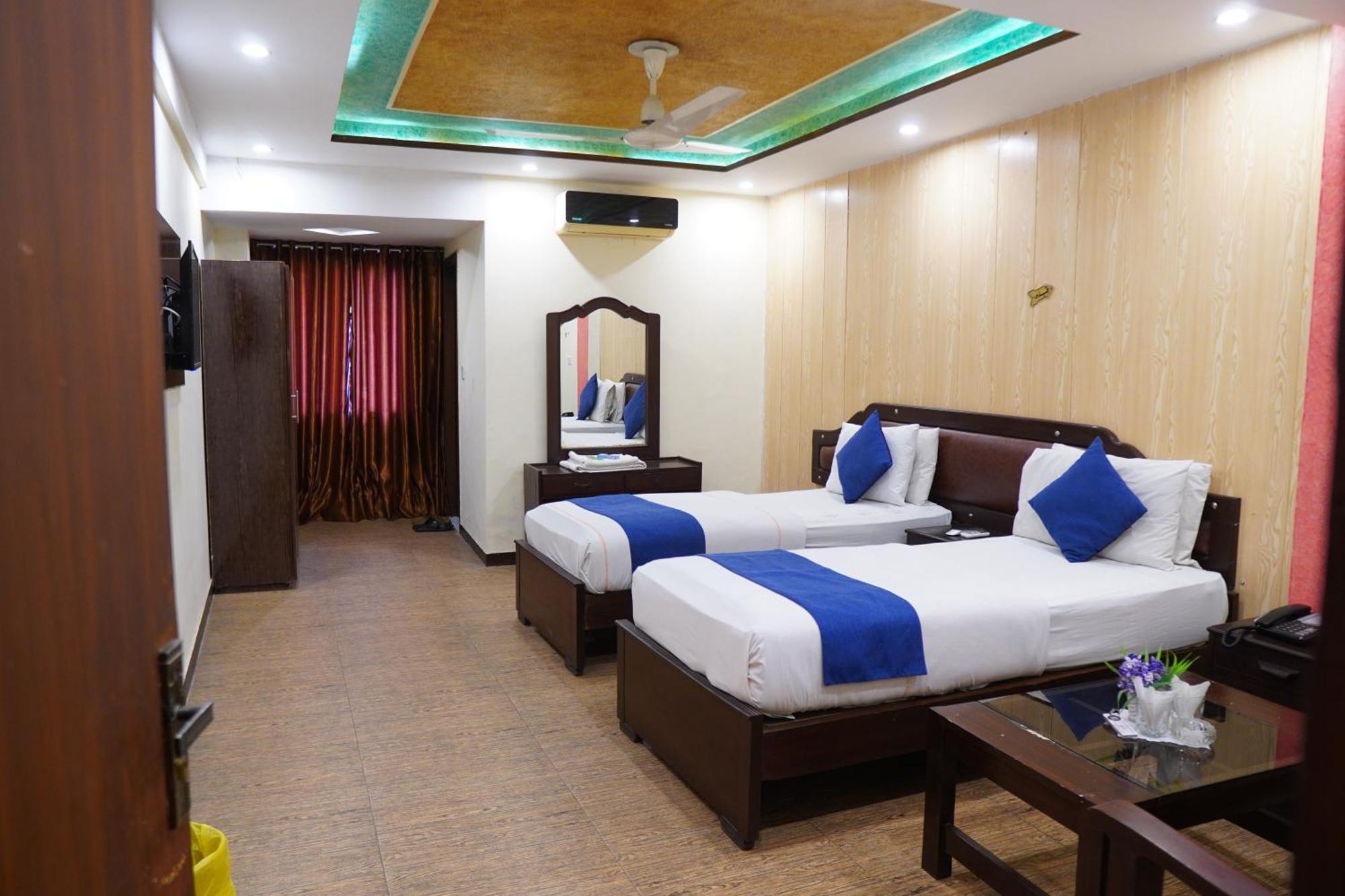 National Hotel Lahore Extérieur photo